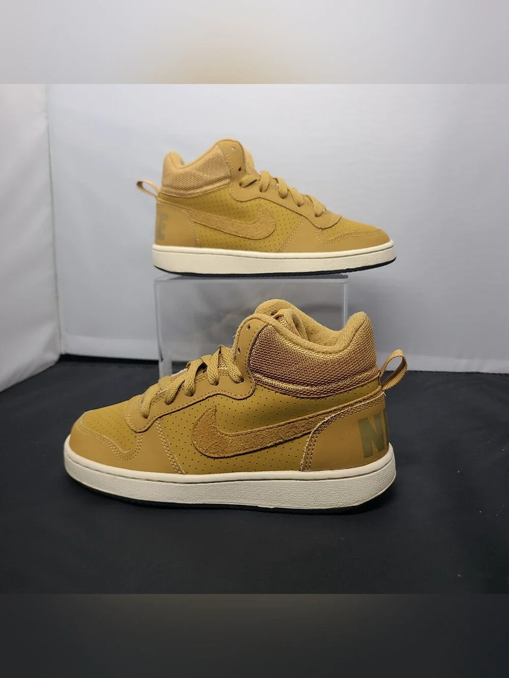 Nike Court Borough Mid GS 'Wheat' light brown kids size 3.5Y